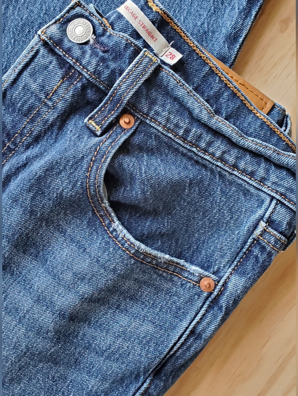 Levis Ribcage Super High Straight Jeans